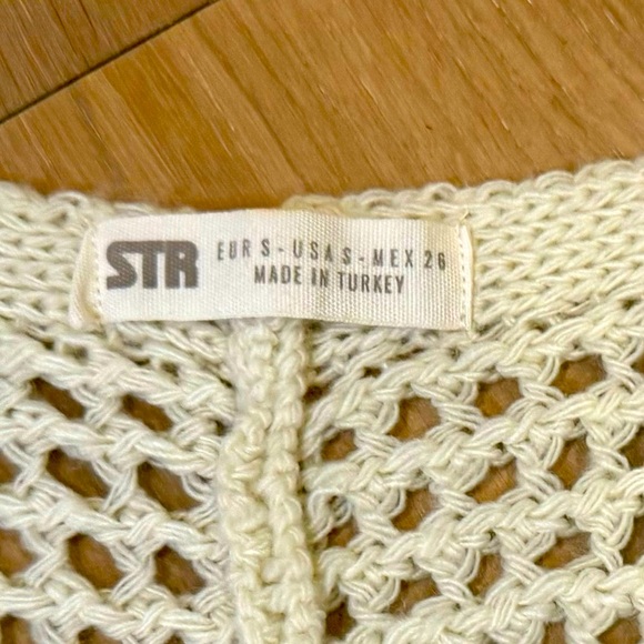 Strativarius Cropped Sweater Small - Picture 2 of 7